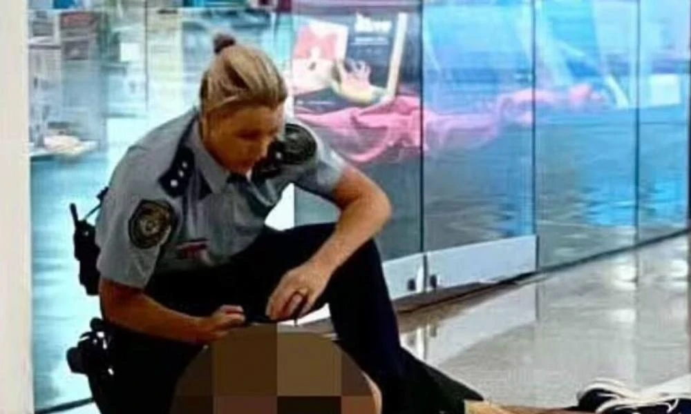 Μακελειό στο Σίδνεϊ: Έτσι αφόπλισε τον δράστη η αστυνομικός που βρισκόταν κοντά στο εμπορικό κέντρο